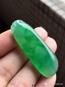 今日推荐翡翠福瓜图片,吉祥如意，财富满溢的家居艺术品