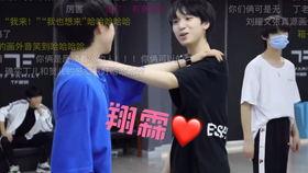 今日吃瓜爆料时代少年团,揭秘今日吃瓜爆料背后的青春风采