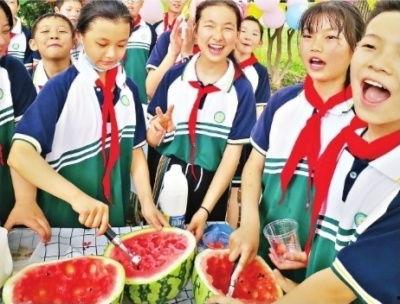 校园爆料吃瓜,揭秘校园里的那些“秘密”事件