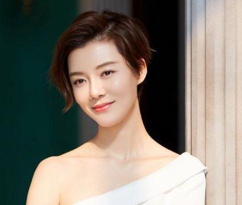 今日吃瓜女星是谁,揭秘娱乐圈最新“吃瓜”女主角